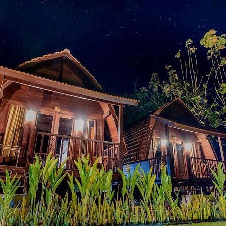 The Granyam Garden Cottage Batununggul Exterior photo
