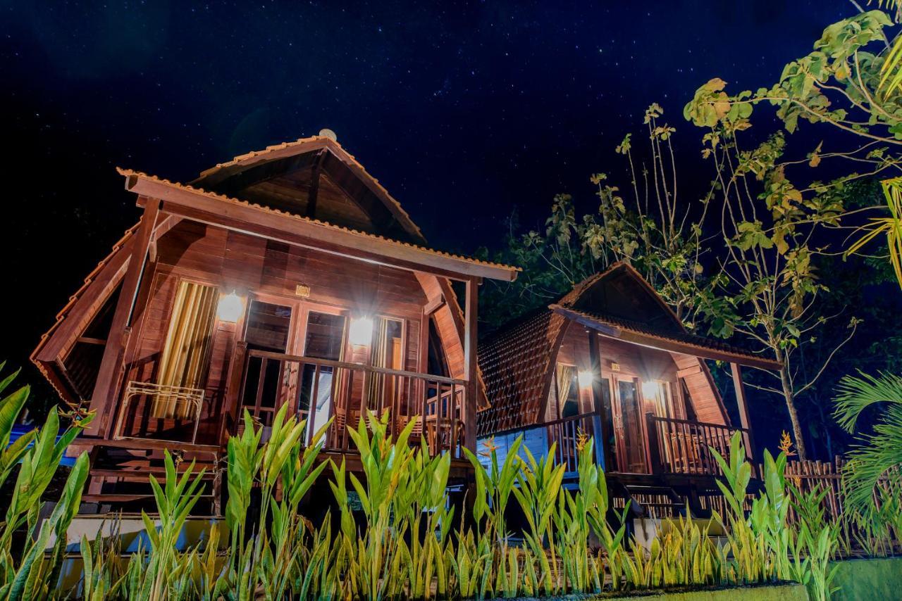 The Granyam Garden Cottage Batununggul Exterior photo