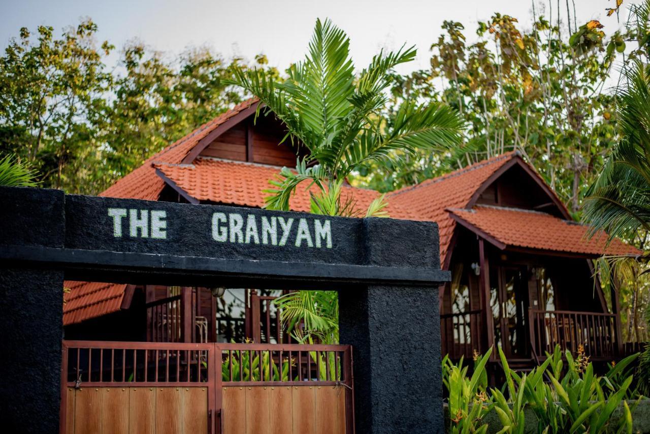 The Granyam Garden Cottage Batununggul Exterior photo